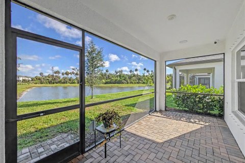 House in Palmetto, Florida 3 bedrooms, 163.51 sq.m. № 2216735 - photo 21