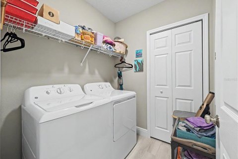 House in Palmetto, Florida 3 bedrooms, 163.51 sq.m. № 2216735 - photo 19