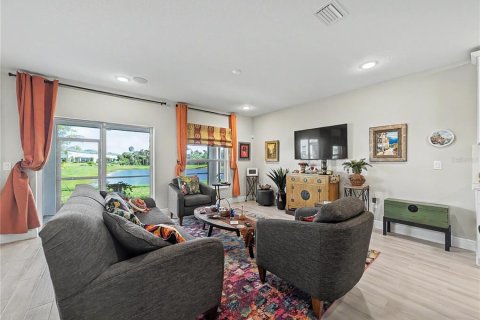 House in Palmetto, Florida 3 bedrooms, 163.51 sq.m. № 2216735 - photo 8