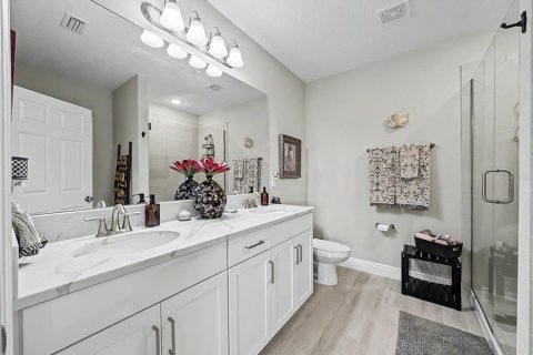 House in Palmetto, Florida 3 bedrooms, 163.51 sq.m. № 2216735 - photo 12