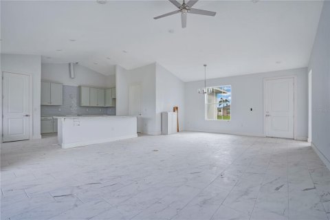 Villa ou maison à vendre à Englewood, Floride: 3 chambres, 189.71 m2 № 2400892 - photo 3