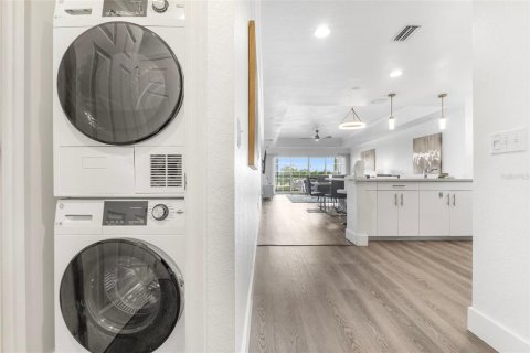 Condominio en venta en Four Corners, Florida, 3 dormitorios, 151.43 m2 № 1870299 - foto 22