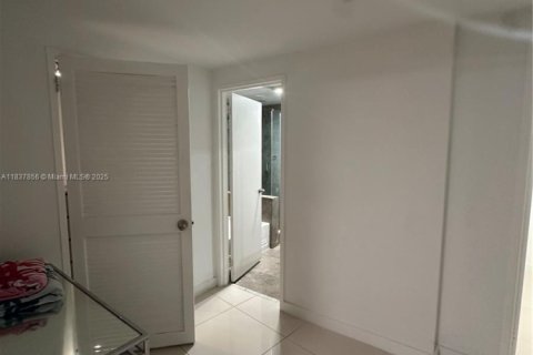 Copropriété à louer à Miami Beach, Floride: 2 chambres, 235.41 m2 № 1823752 - photo 25