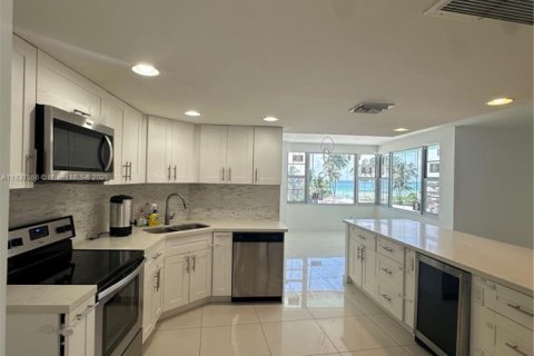 Copropriété à louer à Miami Beach, Floride: 2 chambres, 235.41 m2 № 1823752 - photo 8