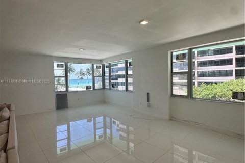 Copropriété à louer à Miami Beach, Floride: 2 chambres, 235.41 m2 № 1823752 - photo 7