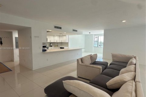 Copropriété à louer à Miami Beach, Floride: 2 chambres, 235.41 m2 № 1823752 - photo 4