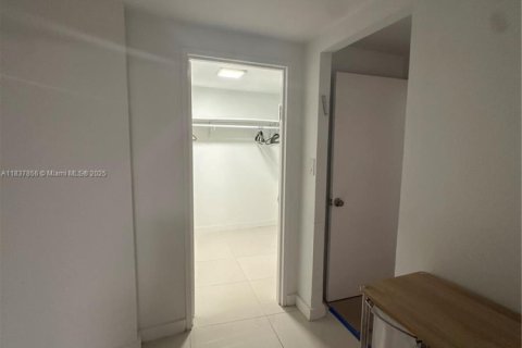 Copropriété à louer à Miami Beach, Floride: 2 chambres, 235.41 m2 № 1823752 - photo 28