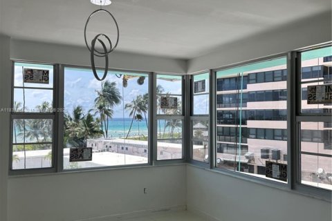 Copropriété à louer à Miami Beach, Floride: 2 chambres, 235.41 m2 № 1823752 - photo 13