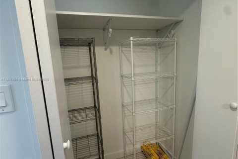 Copropriété à louer à Miami Beach, Floride: 2 chambres, 235.41 m2 № 1823752 - photo 15