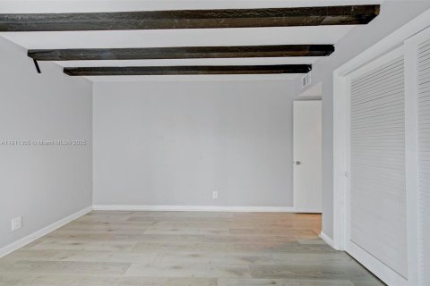 Купить кондоминиум в Окленд-Парк, Флорида 2 спальни, 78.97м2, № 2038050 - фото 14