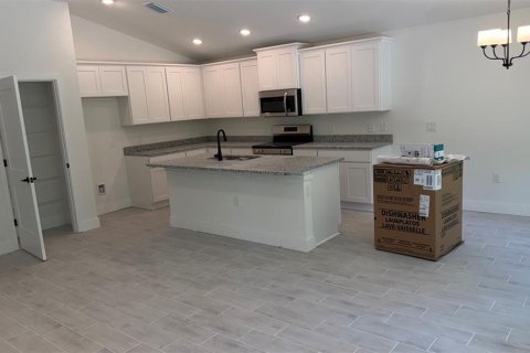 Villa ou maison à vendre à Port Charlotte, Floride: 3 chambres, 140.47 m2 № 2231303 - photo 2