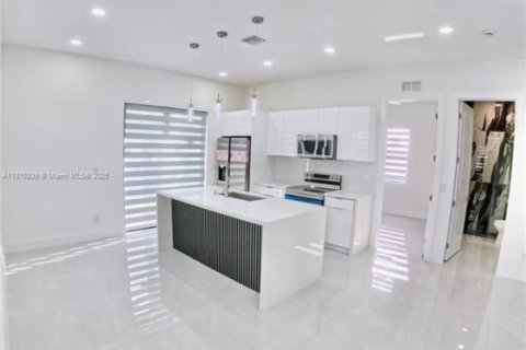 House in Lehigh Acres, Florida 3 bedrooms № 1920309 - photo 21