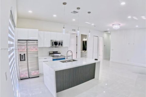 House in Lehigh Acres, Florida 3 bedrooms № 1920309 - photo 20