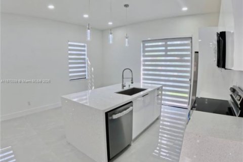 House in Lehigh Acres, Florida 3 bedrooms № 1920309 - photo 19