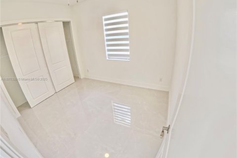 House in Lehigh Acres, Florida 3 bedrooms № 1920309 - photo 22