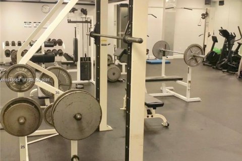 Condo in Miami, Florida, 1 bedroom  № 1997703 - photo 5