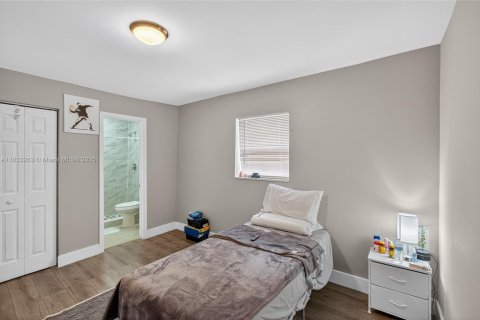 Villa ou maison à vendre à Miami, Floride: 4 chambres, 154.12 m2 № 1934895 - photo 22