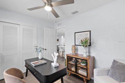 House in Tampa, Florida 4 bedrooms, 147.34 sq.m. № 2230204 - photo 21