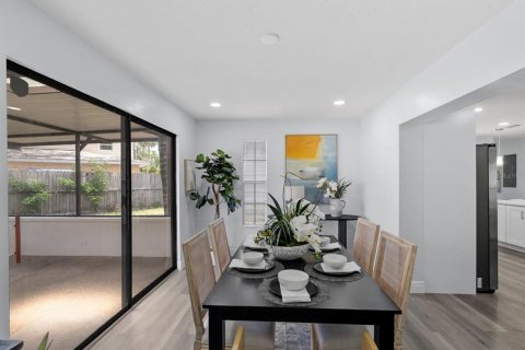House in Tampa, Florida 4 bedrooms, 147.34 sq.m. № 2230204 - photo 14