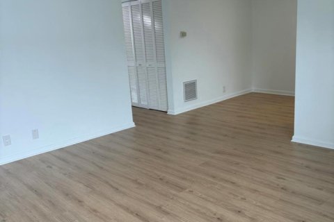 Copropriété à louer à Pompano Beach, Floride: 2 chambres, 77.57 m2 № 2352768 - photo 2