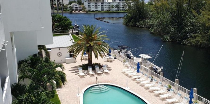 Condo à Pompano Beach, Floride, 2 chambres  № 2352768