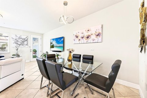 Townhouse in Orlando, Florida 4 bedrooms, 168.06 sq.m. № 2396464 - photo 15