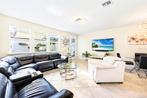 Townhouse in Orlando, Florida 4 bedrooms, 168.06 sq.m. № 2396464 - photo 14