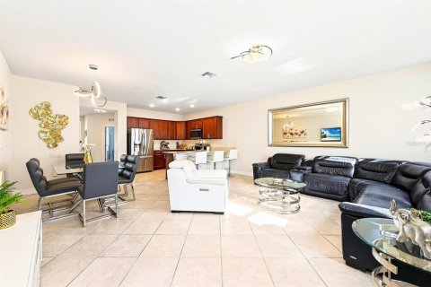Townhouse in Orlando, Florida 4 bedrooms, 168.06 sq.m. № 2396464 - photo 12