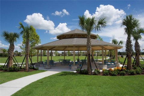 House in Winter Garden, Florida 3 bedrooms, 188.31 sq.m. № 2220497 - photo 3