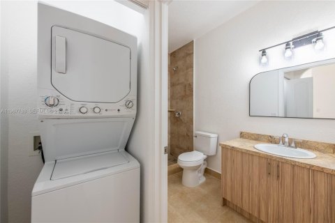 Снять в аренду квартиру в Хайалиа, Флорида 2 спальни, 83.05м2, № 2051160 - фото 8