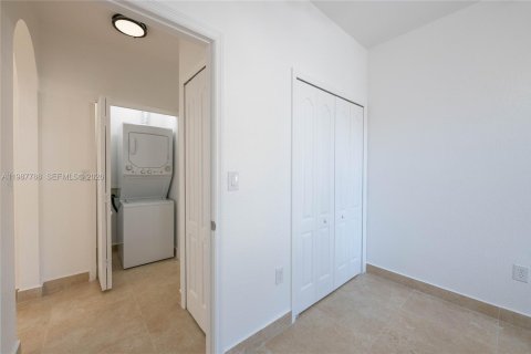 Снять в аренду квартиру в Хайалиа, Флорида 2 спальни, 83.05м2, № 2051160 - фото 10