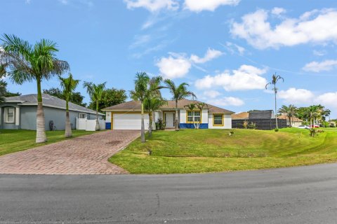 Villa ou maison à Port St. Lucie, Floride 4 chambres, 174.38 m2 № 2263959