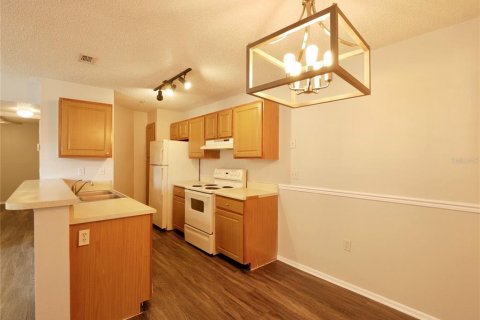 Condo in Altamonte Springs, Florida, 2 bedrooms  № 1912389 - photo 6