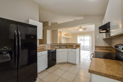 Villa ou maison à louer à Orlando, Floride: 4 chambres, 175.86 m2 № 1905183 - photo 7