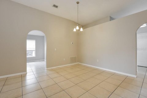 Villa ou maison à louer à Orlando, Floride: 4 chambres, 175.86 m2 № 1905183 - photo 3