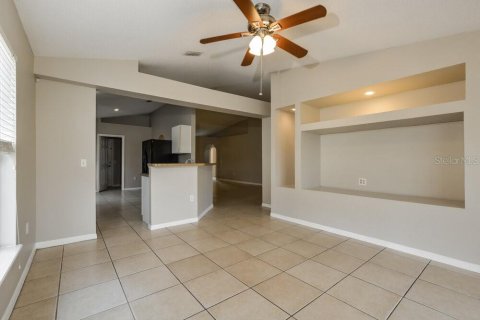 Villa ou maison à louer à Orlando, Floride: 4 chambres, 175.86 m2 № 1905183 - photo 6