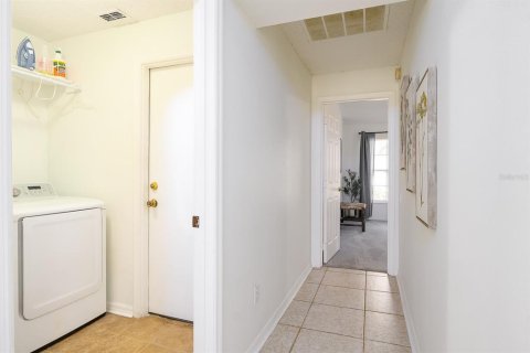 House in Casselberry, Florida 4 bedrooms, 182.65 sq.m. № 1685396 - photo 25