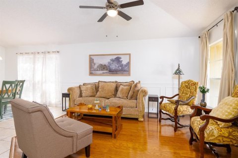 House in Casselberry, Florida 4 bedrooms, 182.65 sq.m. № 1685396 - photo 5