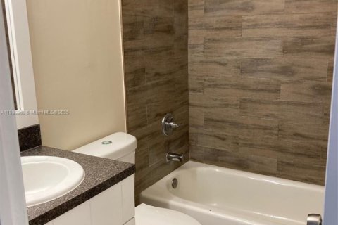 Touwnhouse à louer à Homestead, Floride: 2 chambres, 88.35 m2 № 1952642 - photo 10