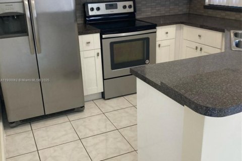 Touwnhouse à louer à Homestead, Floride: 2 chambres, 88.35 m2 № 1952642 - photo 5