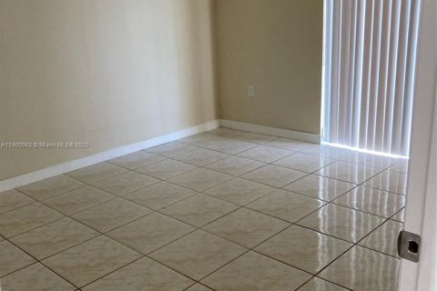 Touwnhouse à louer à Homestead, Floride: 2 chambres, 88.35 m2 № 1952642 - photo 9