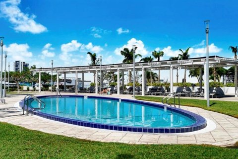 Copropriété à louer à Miami, Floride: 2 chambres, 107.58 m2 № 2190383 - photo 17