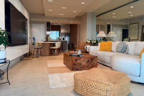 Copropriété à louer à Miami, Floride: 2 chambres, 107.58 m2 № 2190383 - photo 2