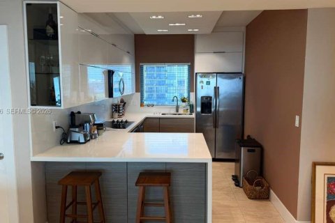 Copropriété à louer à Miami, Floride: 2 chambres, 107.58 m2 № 2190383 - photo 10