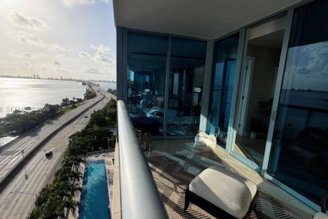 Copropriété à louer à Miami, Floride: 2 chambres, 107.58 m2 № 2190383 - photo 15