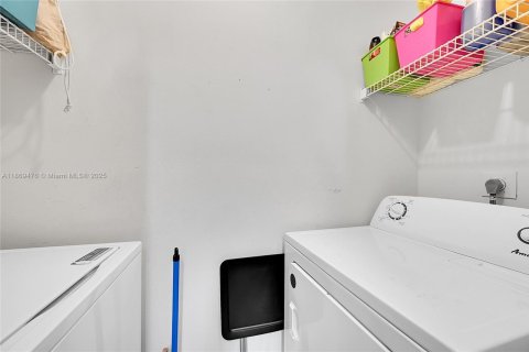 Купить кондоминиум в Корал-Спрингс, Флорида 2 спальни, 103.49м2, № 1928190 - фото 16