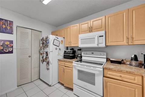 Купить кондоминиум в Корал-Спрингс, Флорида 2 спальни, 103.49м2, № 1928190 - фото 13