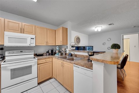 Купить кондоминиум в Корал-Спрингс, Флорида 2 спальни, 103.49м2, № 1928190 - фото 12