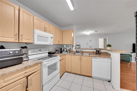 Купить кондоминиум в Корал-Спрингс, Флорида 2 спальни, 103.49м2, № 1928190 - фото 15