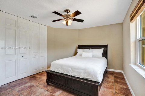 Casa en venta en Miramar, Florida, 5 dormitorios, 325.16 m2 № 1695957 - foto 20